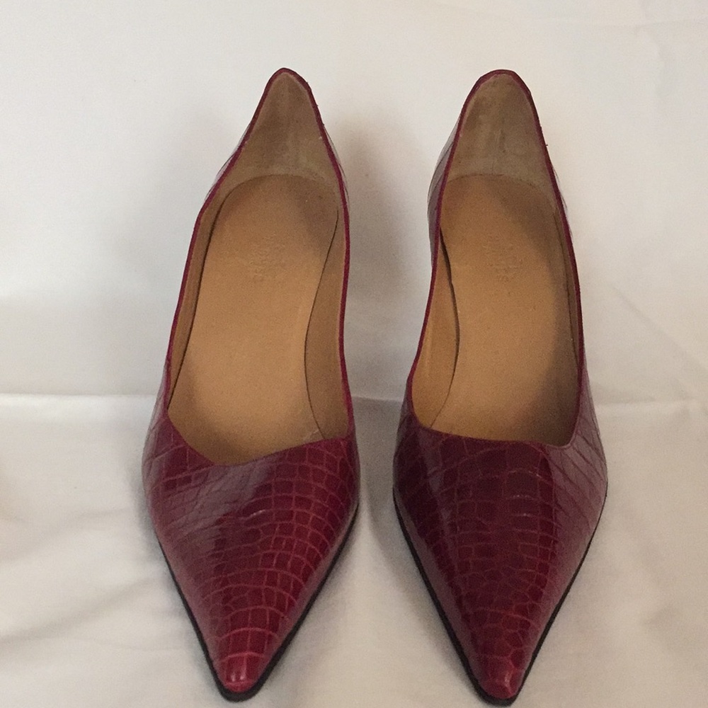 Red Hermes pumps